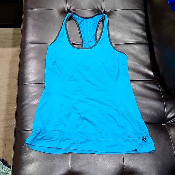 Blue lululemon tank top size 6 - Picture 5 of 5